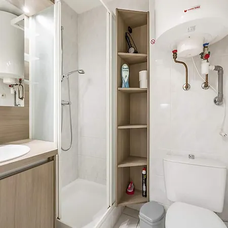 Appealing With Terrace Apartment